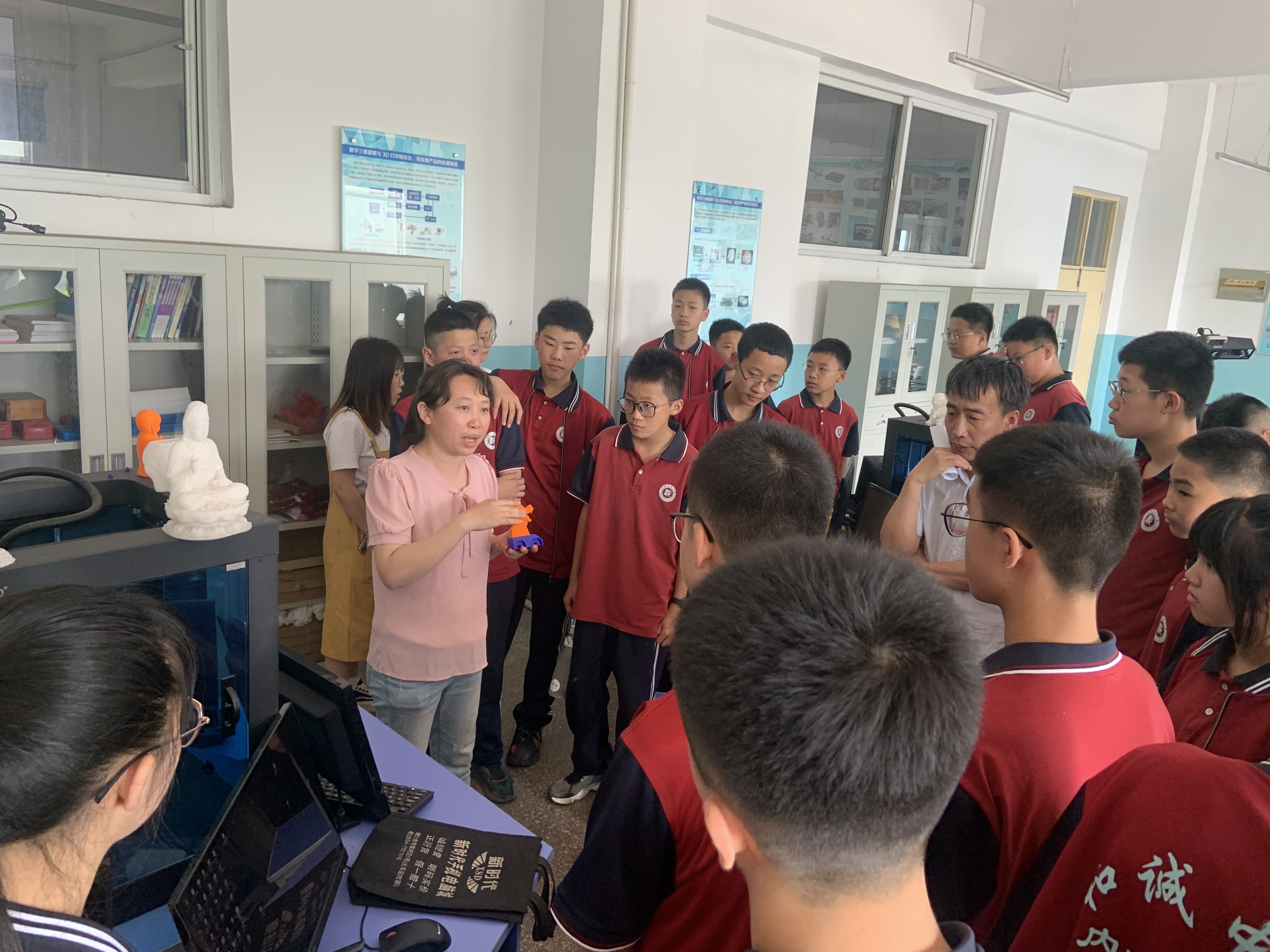 机械系王丽萍老师讲解模型设计打印.jpg